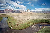  Ladakh - Tso-Kar lake, Chorten. 